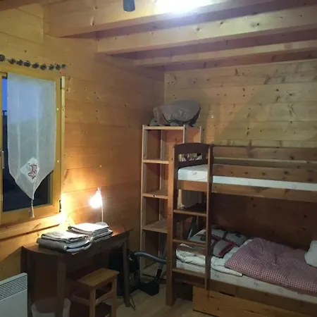 Le Chalet Bonascre 샬레 옥스레테르메스